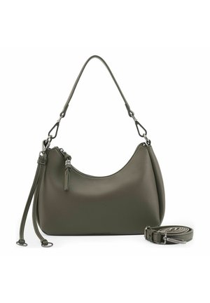 Sac à bandoulière en cuir vert olive avec sangle amovible, fermeture éclair et deux pompons décoratifs sur fond blanc.