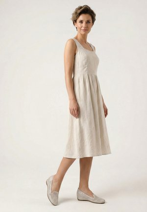 VENEZIA - Czółenka na koturnie