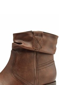 Jana Ankle Boot - cognac