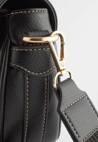 Next Skuldertasker - black