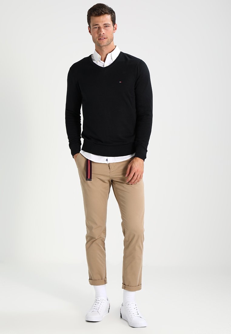 tommy hilfiger black v neck sweater