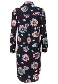 Skjortklänning med lång ärm i marinblått tyg, med ett blommönster i rosa, blått och vitt. Knappade manschetter och krage med rak nederkant.