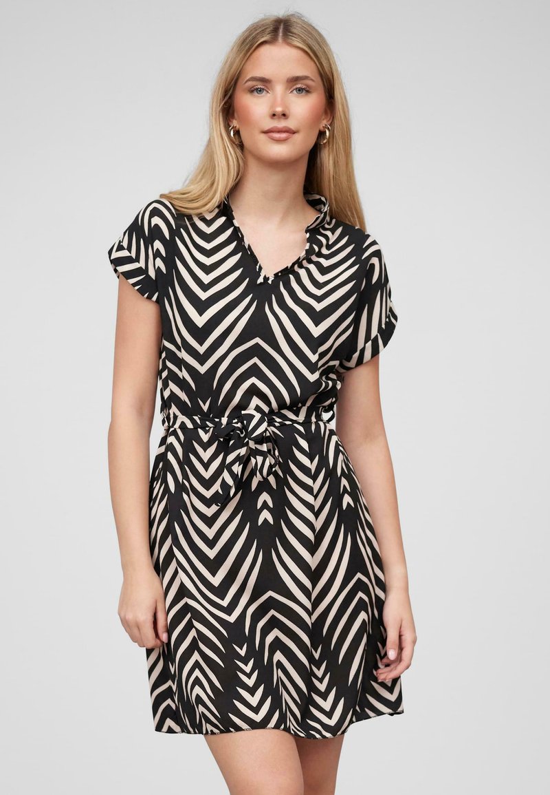 Cloud 5ive MIT TURN-UP ÄRMEL 
 - Rochie de zi - black