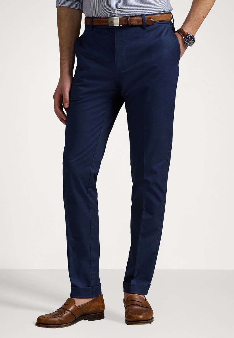 Polo Ralph Lauren - STRETCH CHINO SUIT TROUSER - Pantalon classique - rustic navy, Agrandir