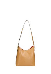 Borsa a spalla in pelle marrone chiaro con superficie texturizzata, interni rossi e tracolla regolabile. Presenta una parte superiore curva e dettagli in metallo.