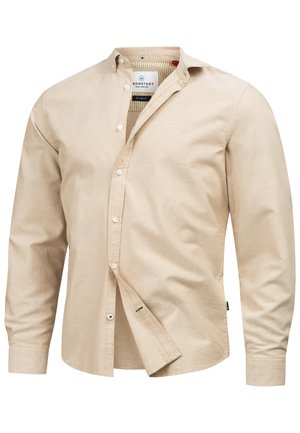 Beige overhemd met knopen gemaakt van zachte katoen, met een klassieke kraag, lange mouwen en een klein embleem op de borst in een reguliere pasvorm.
