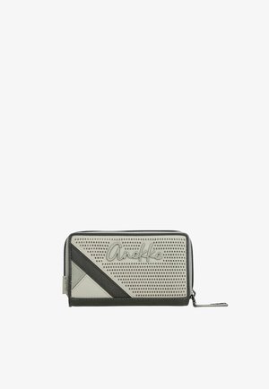 Cartera rectangular con cremallera en tonos gris y negro, con panel frontal perforado y el logo "Anekke" grabado en la parte delantera.