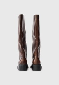 RAID FERNE ciemnobrązowy