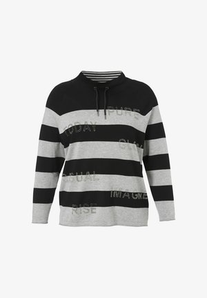 Schwarz-grau gestreifter Pullover mit hohem Kragen, versehen mit textlichen Akzenten in metallischen Fäden und einem Kordelzug am Kragen.