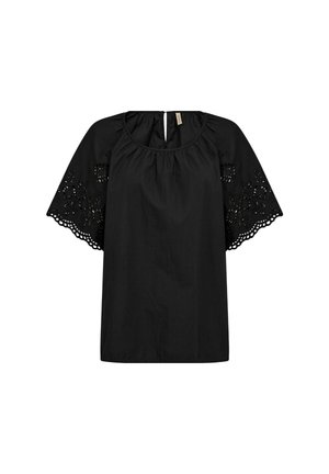 Schwarze Bluse mit kurzen, weiten Ärmeln, die mit gestickten Mustern entlang der Kanten verziert sind. Der Halsauschnitt ist gerafft und hat eine Schlüsselöffnung hinten.