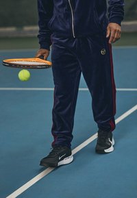 Sergio Tacchini DAMARIND - Tepláky - maritime blue/merlot