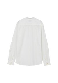 Camicia bianca a maniche lunghe realizzata in tessuto leggero. Presenta un colletto classico, polsini con bottone e un yoke posteriore. Texture liscia senza fantasie.
