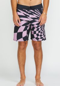 Pantaloni da bagno neri e rosa con un motivo a spirale, chiusura con cordino e tessuto testurizzato, ideali per attività acquatiche.