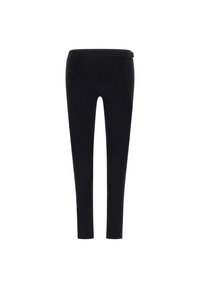 Leggings neri con una texture liscia, design aderente e una vita elastica. Nessun hardware o motivo visibile. Solo vista posteriore.