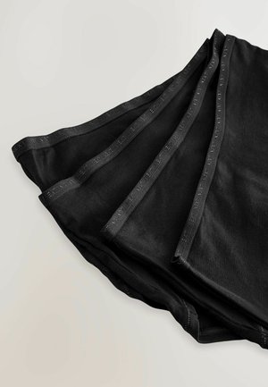 Černé bavlněné šortky naskládané, s hladkým povrchem, elastickým pasem a jemně vyvedeným logem. Čisté okraje a jednoduchý tvar.