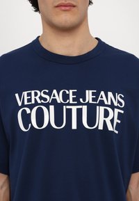 Versace Jeans Couture Apdrukāts T-krekls - blu