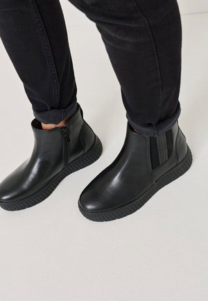 Tamaris CHELSEA - Stivaletti con plateau - black nappa