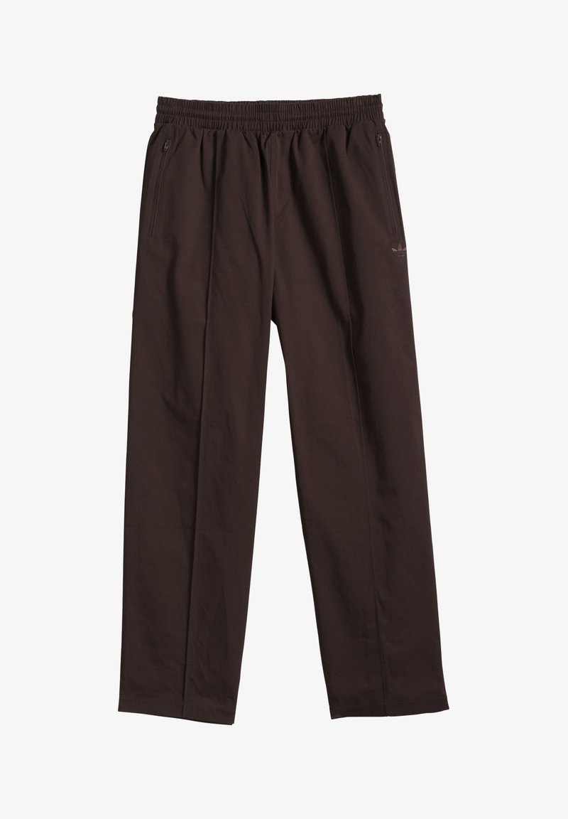 Pantaloni marroni con vita elastica, due tasche laterali, gambe dritte e un discreto logo sulla coscia superiore. Tessuto liscio e leggero.