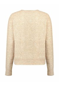 Beige gebreide trui met lange mouwen, ronde hals en geribbelde boorden. Zachte textuur met een subtiel gespikkeld patroon over het geheel.