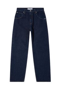 Jeans in denim blu scuro con design a gamba dritta, cinque tasche e chiusura a bottone. Il tessuto presenta una texture liscia con cuciture minime.