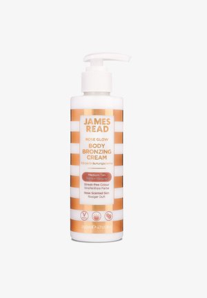 Weiße Flasche mit Pumpspender, die goldene und weiße Streifen aufweist. Das Etikett sagt "James Read Rose Glow Body Bronzing Cream" in fettem Text. 200 ml.