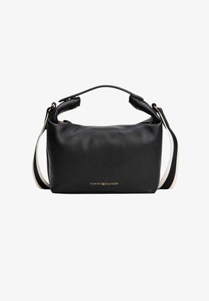 Borsa a tracolla in pelle nera con texture morbida, chiusura con zip e logo dorato "Tommy Hilfiger". Dotata di tracolla staccabile con dettagli bianchi.