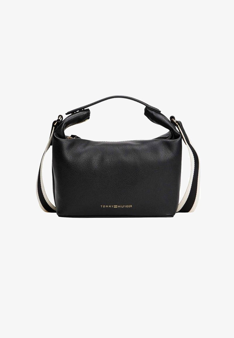 Borsa a tracolla in pelle nera con texture morbida, chiusura con zip e logo dorato "Tommy Hilfiger". Dotata di tracolla staccabile con dettagli bianchi.