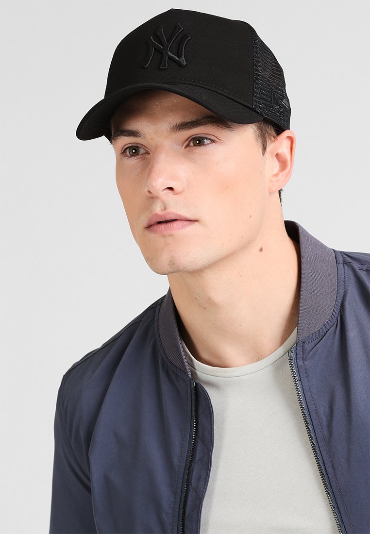 Black New Era MLB New York Yankees Snapback Trucker Cap JD Sports UK