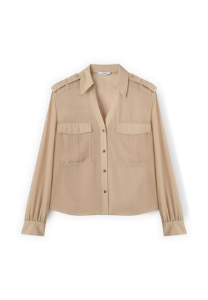 Camicia beige a maniche lunghe con bottoni, due tasche con pattina sul petto e mostrine sulle spalle, con colletto classico e polsini.