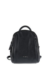 Zwarte leren rugzak met een gestructureerd oppervlak, dubbele ritszakken en een handvat aan de bovenkant. Compact en functioneel ontwerp.