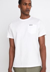 Barbour - LANGDON POCKET TEE - T-Shirt basic - white Thumbnail-Bild 1