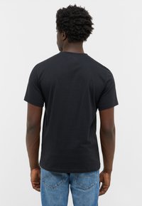 Mustang STYLE AUSTIN - Camiseta estampada - schwarz