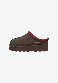 Unselected, dark brown