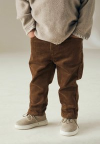 Next REGULAR FIT - Nadrágok - tan brown