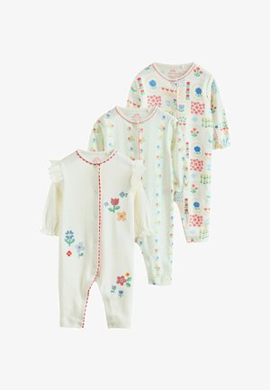 Trzy kremowe śpioszki dla niemowląt z kolorowymi kwiatowymi wzorami i długimi rękawami, z zapięciami na guziki i falbankami na ramionach na jednym śpioszku.