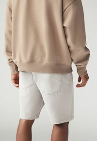 Next REGULAR FIT - Pantaloni scurți - stone