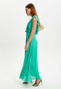 Liquorish SLEEVELESS  - Maxi dress - green