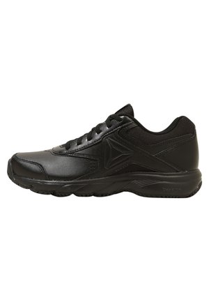 Chaussure de sport noire à lacets avec semelle texturée et col matelassé, conçue pour le confort et le maintien lors de la marche ou de la course.