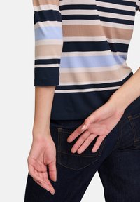 Betty Barclay MIT U-BOOT-AUSSCHNITT - Langarmshirt - blue  dark blue