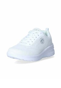 Scarpa sportiva bianca con tomaia in rete traspirante, punta rotonda, colletto imbottito, lacci e suola in gomma testurizzata. Presenta un logo sul lato.