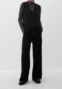 QS Sweter