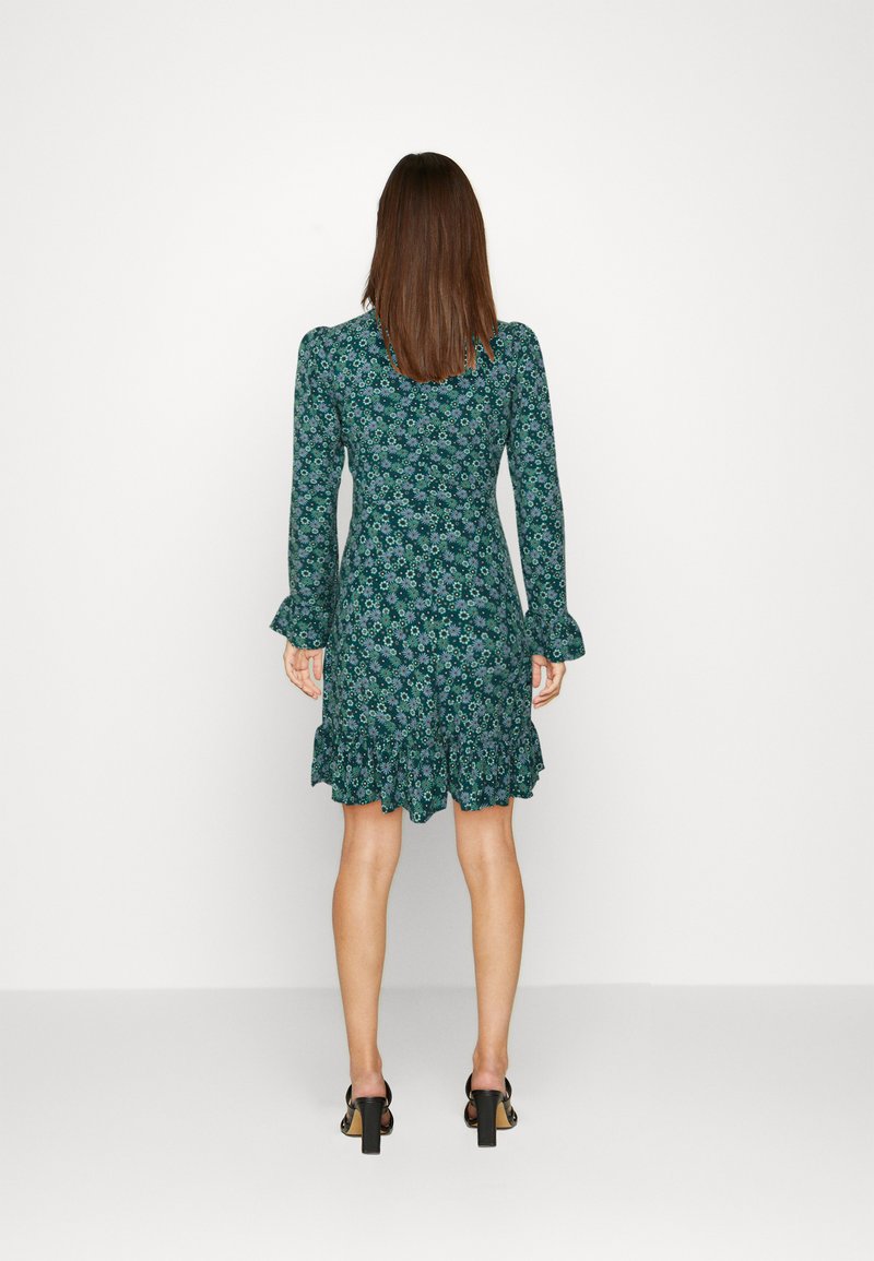 Springfield CORTO FLUIDO - Vestido informal - green/verde - Zalando .es