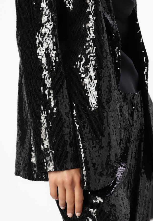 DAPHNE IDAIA  - Blazer4