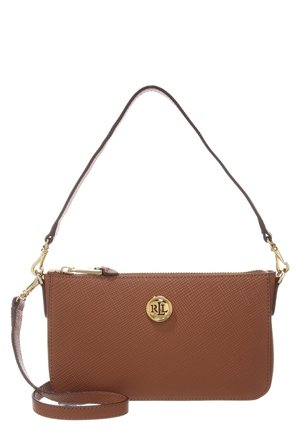 Sac bandoulière en cuir marron texturé avec logo RL doré, fermeture éclair dorée et bandoulière réglable.
