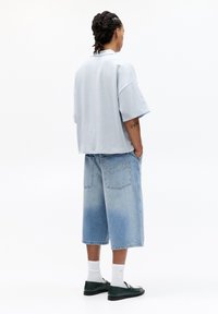 Thumbnail Image 2