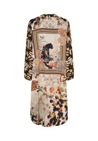 Lang, flydende kjole i et flerfoldigt mønster med blomsterprint, leopardmotiver samt en blanding af jordfarver og teksturer.