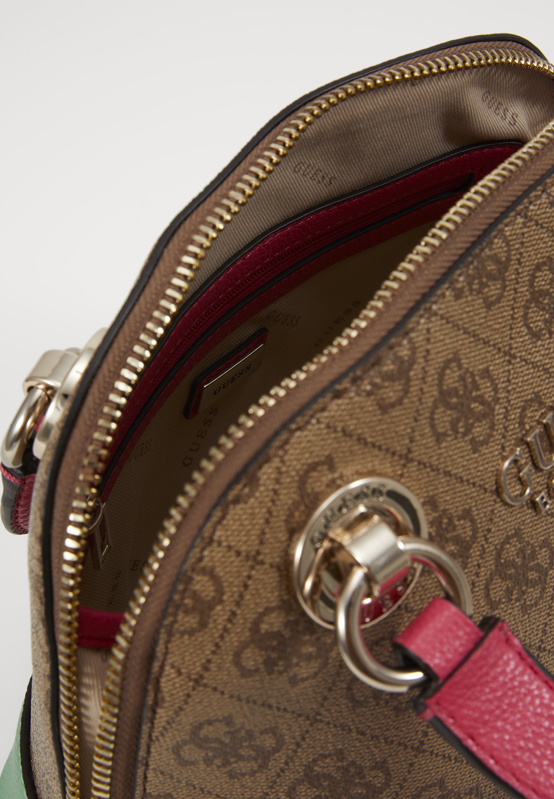 guess dome bolsa