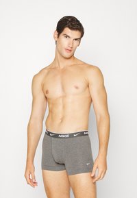 Nike Underwear TRUNK 3 PACK - Cuecas boxer - bright spruce/charcoal heathe/berry