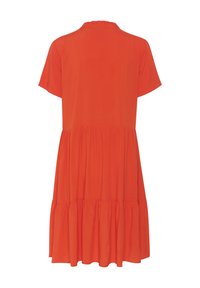 Rochie scurtă portocalie cu mâneci scurte, având o fustă stratificată cu pliuri și un guler ondulat, realizată dintr-un material neted, ce prezintă un design simplu și fluid.