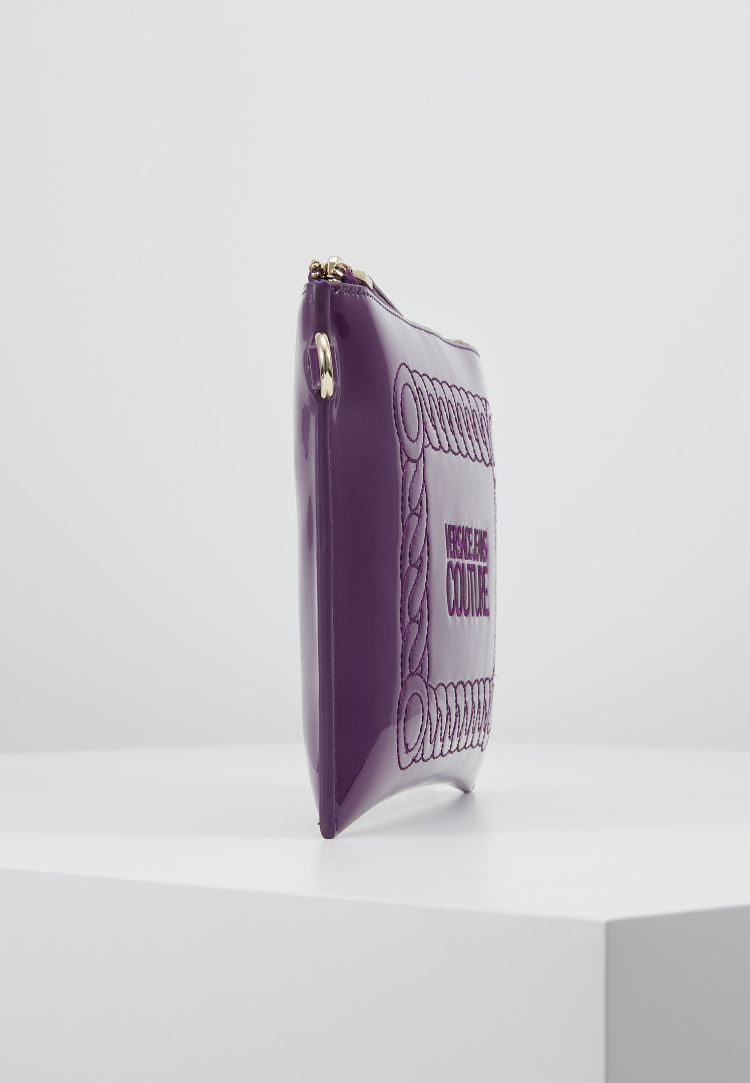 Versace Jeans Couture Clutch purple Zalando.no Versace Jeans Couture Shoppingveske purple Zalando.no